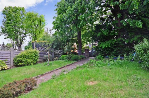 2 Bedroom Maisonette